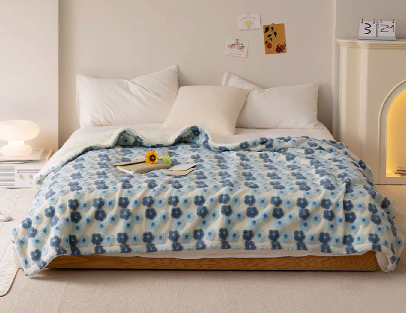 Floral Patterned Cozy Fleece Throw Blanket