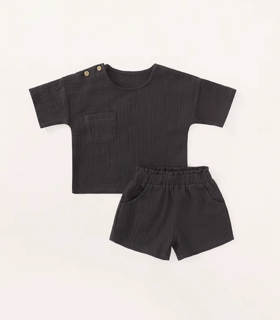 Charcoal gray crinkle gauze cotton baby set boxy tee and elastic shorts soft breathable summer outfit