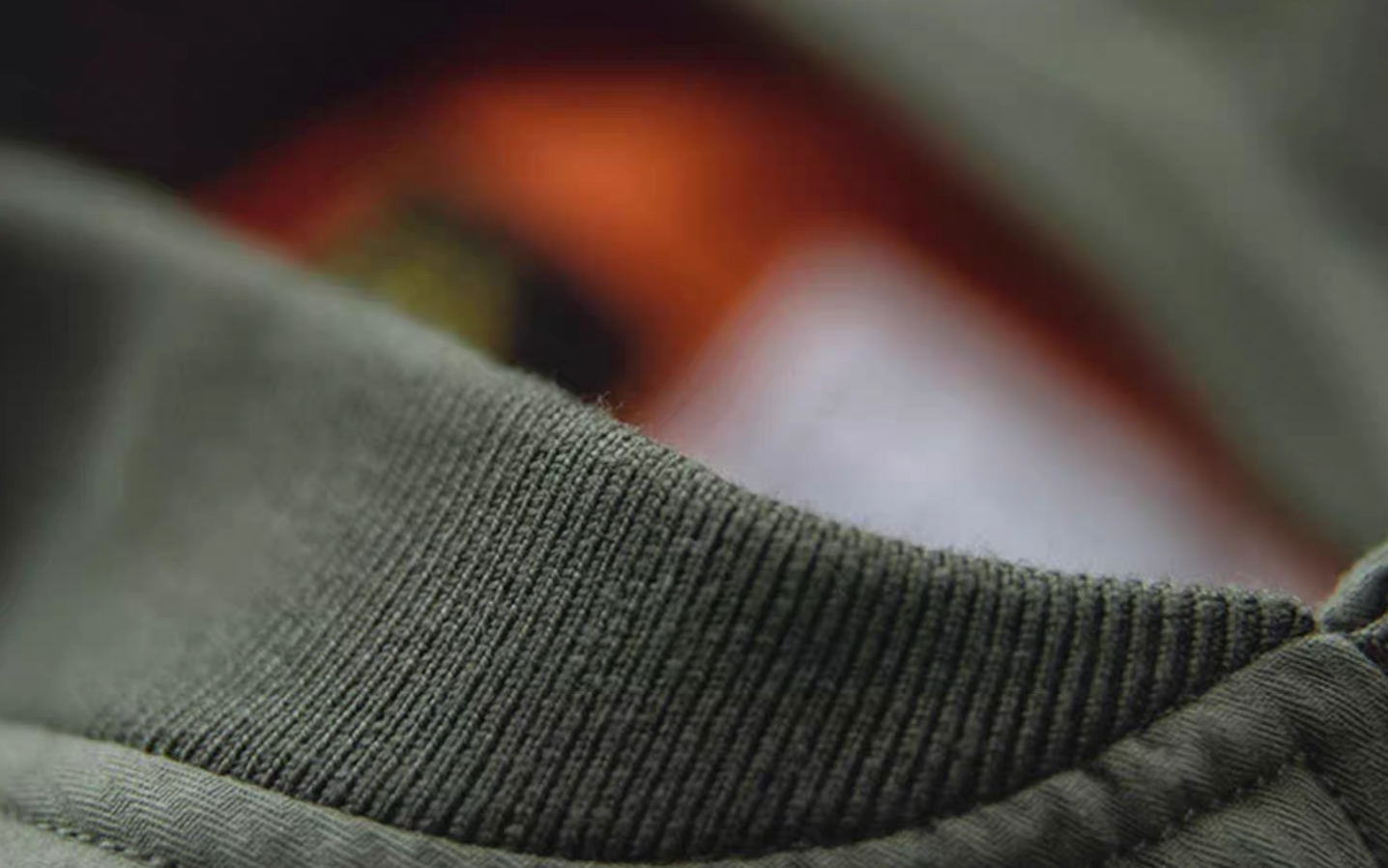 Ribbed collar of MA-1 flight jacket