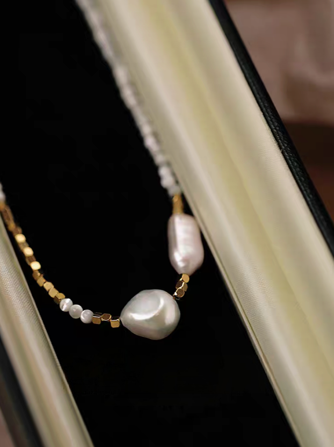 Vintage Elegance Pearl & Shell Necklace