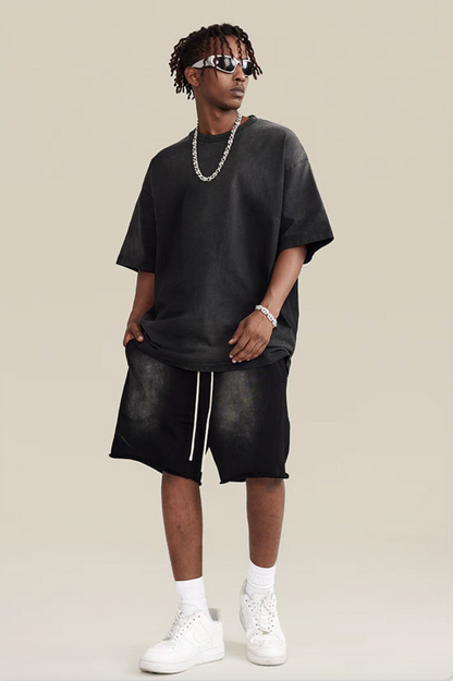 Casual gradient oversized t-shirt and shorts set in black worn by model front view