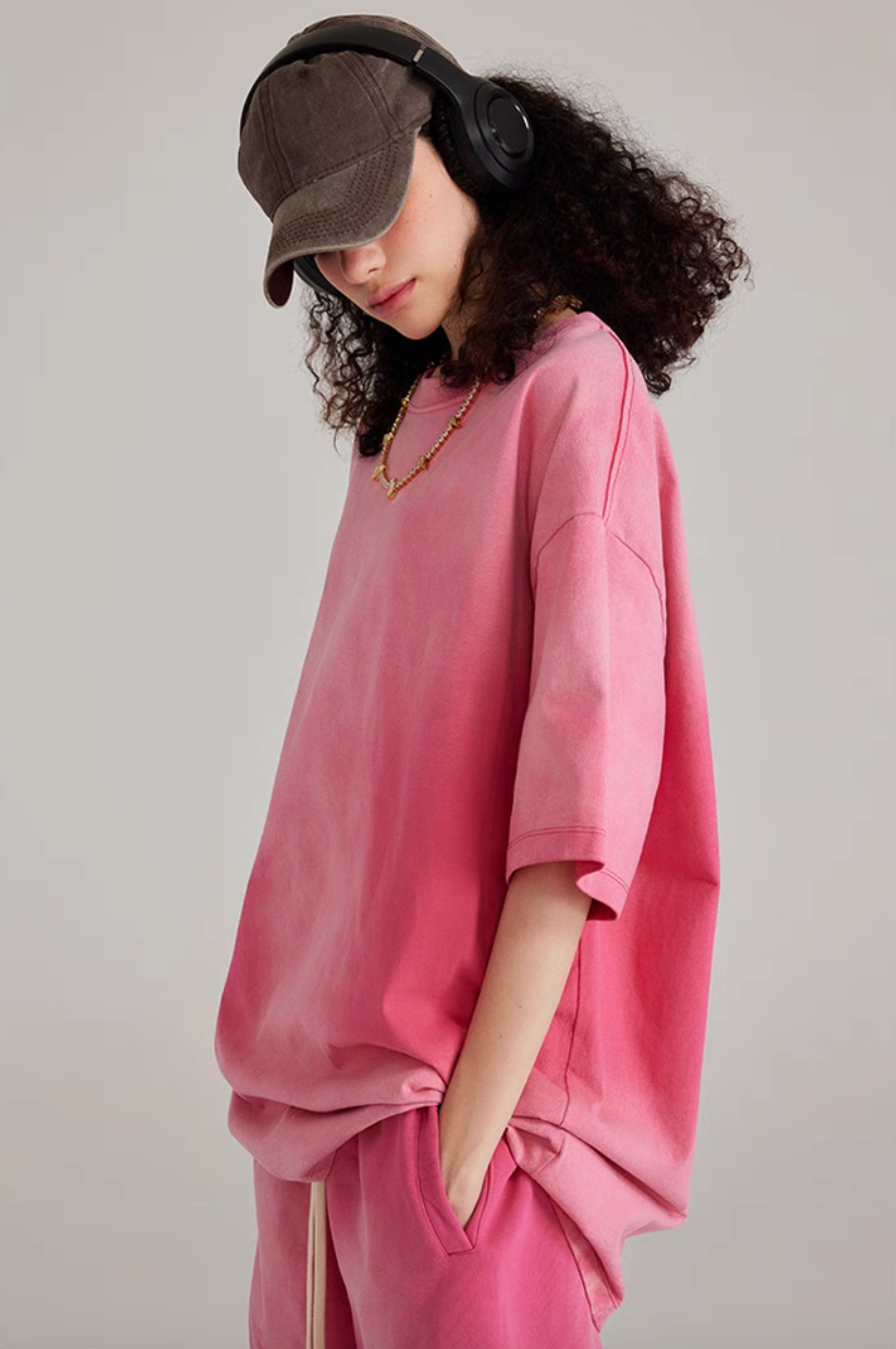 Casual gradient oversized t-shirt and shorts set in rose red worn by model side view