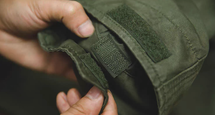M65 Field Jacket - Velcro Windproof Cuffs with Protective Closure